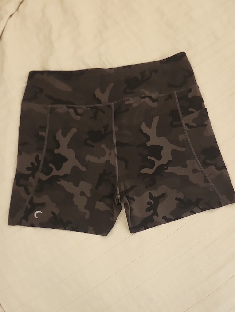 ZYIA Active Gray & Black Camo Shorts, Women's Size XXL - Picture 3 of 3
